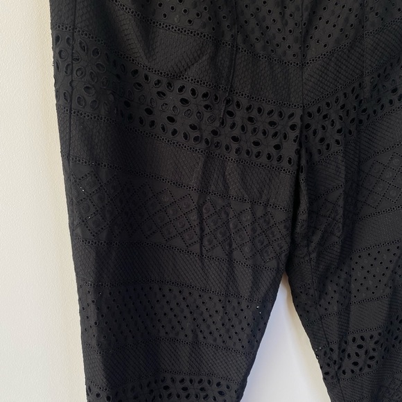 Alice + Olivia Adele Eyelet Crop Pant - Picture 3 of 7